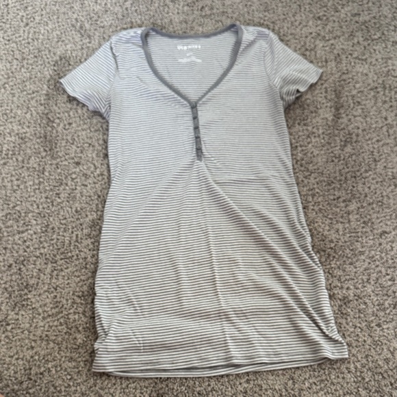 Gray Maternity Shirt - Picture 1 of 1
